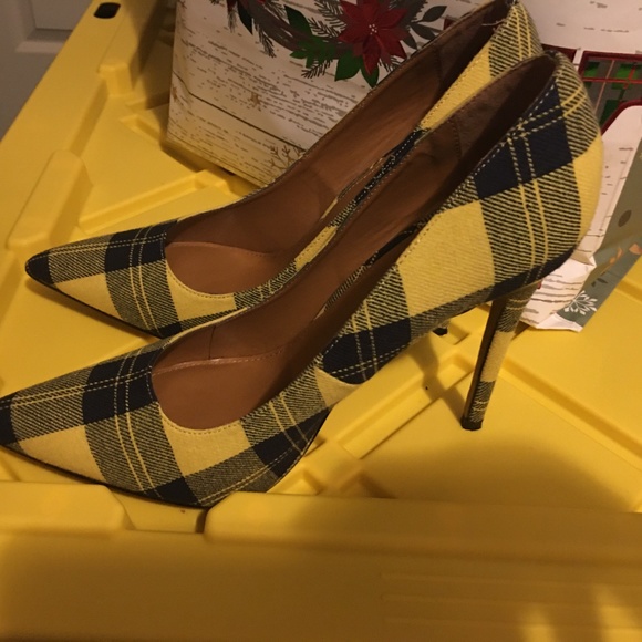 COPY - Yellow & Navy Blue Plaid Pointtoe heels - Picture 1 of 1